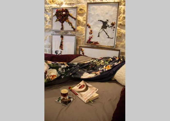Tiny Gallery Gare Montparnasse Apartment