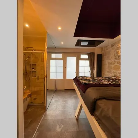 Апартаменты Tiny Gallery Gare Montparnasse